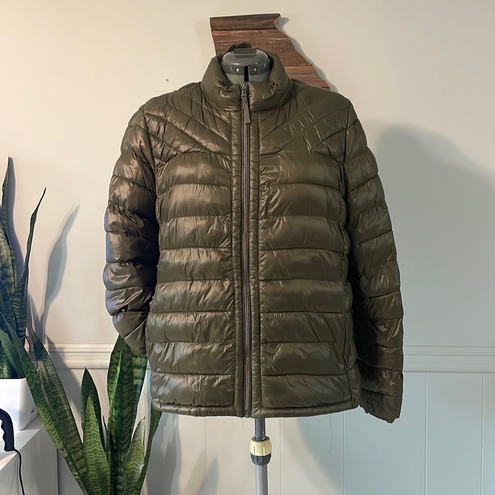 Gap Army Green Packable Down Alternative Jacket in XXL